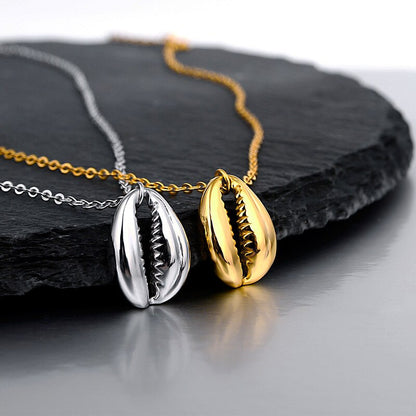 Pendentif coquille de trompette de conque N1012