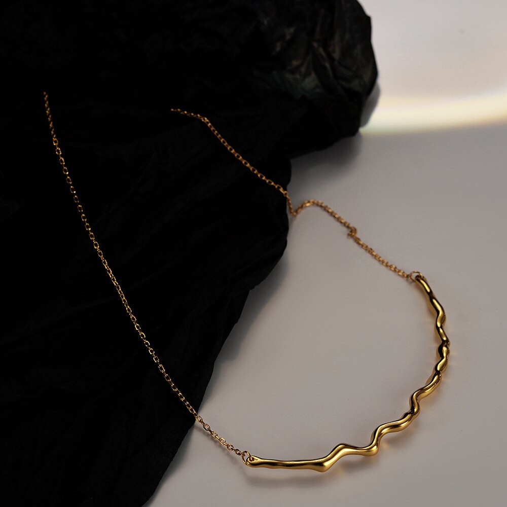 Collier en fil épais froissé N1030