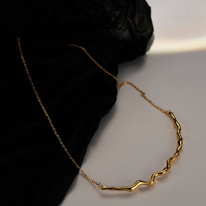 Collier en fil épais froissé N1030