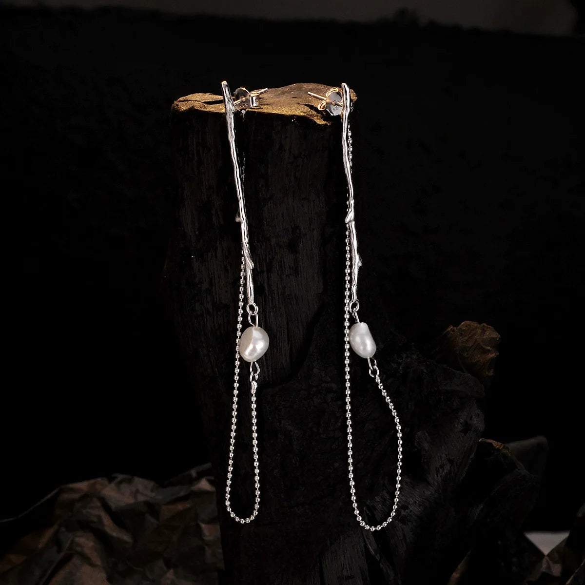 Boucle d'oreille longue chaîne en perles Borque E1179