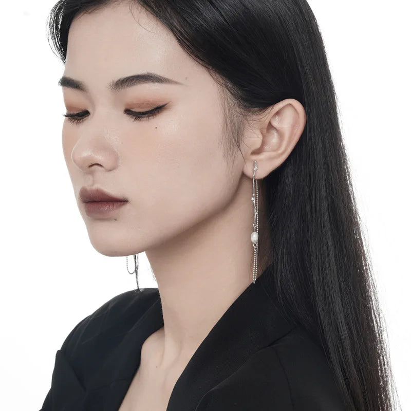 Boucle d'oreille longue chaîne en perles Borque E1179