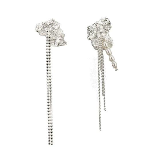 Boucle d'oreille longue chaîne en perles irrégulières E1227