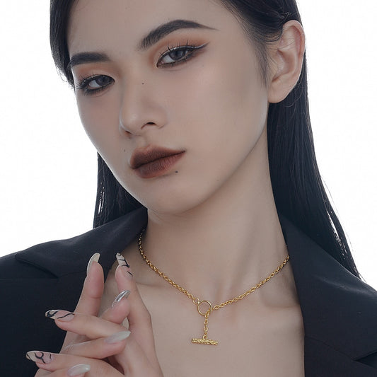 Collier chaîne torsadée en T N1019
