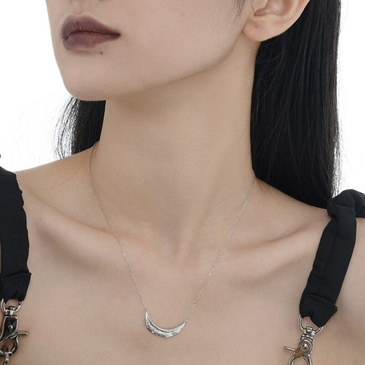 Collier de plumes de feuilles ridées N1028