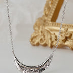 Collier de plumes de feuilles ridées N1028