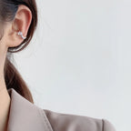 Boucle d'oreille ondulée solitaire CZ E1037, 1 pièce