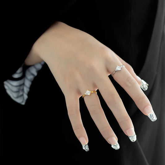 Bague enchaînée en pierre solitaire R1178