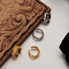 Boucles d'oreilles à bande ondulée épaisse E1059 1 pièce