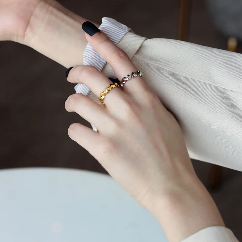 Anneau de bande irrégulier torsadé R1141