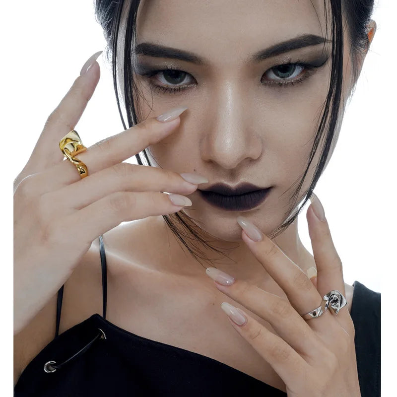 Bague irrégulière à motif ondulé R1048