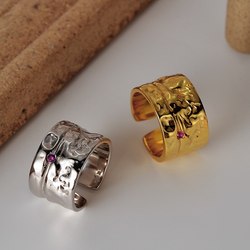 Large anneau ouvert à motif abstrait R1081