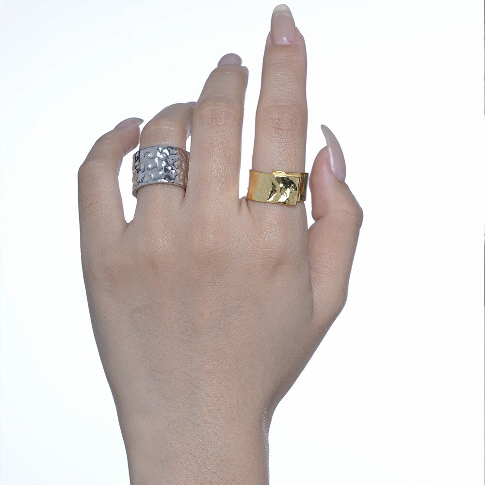 Large anneau ouvert martelé R1059