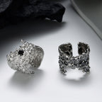 Bague texturée large avec accent de zircon R1194