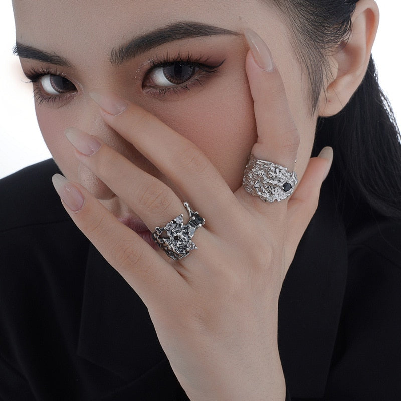 Bague texturée large avec accent de zircon R1194