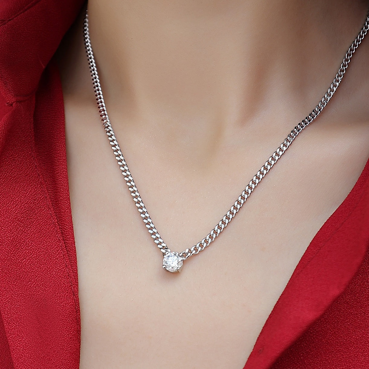 Solitiare Moissanite Curb Chain Necklace