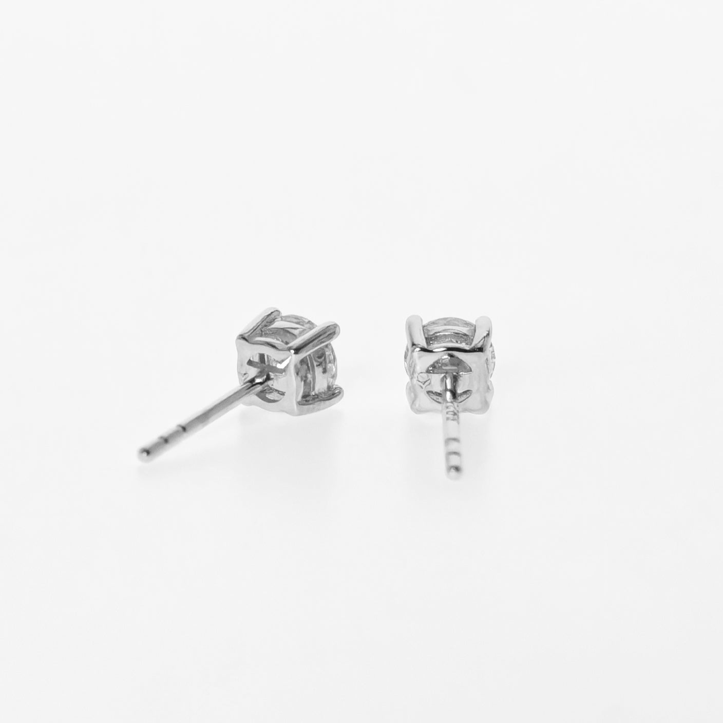 Solitiare Round Moissanite Stud Earrings