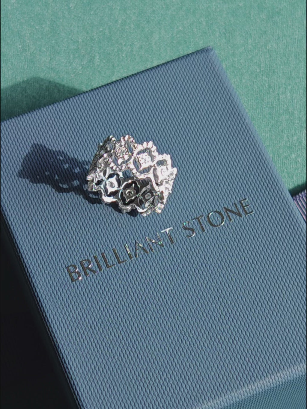 Wavy Edges Starburst Band