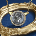 Collier de pièces de monnaie romaines Jules César N1036