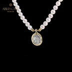 Collier de perles Akoya avec pièce de monnaie byzantine Athéna