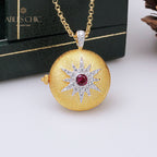 Collier médaillon étoile rubis soyeux 5211