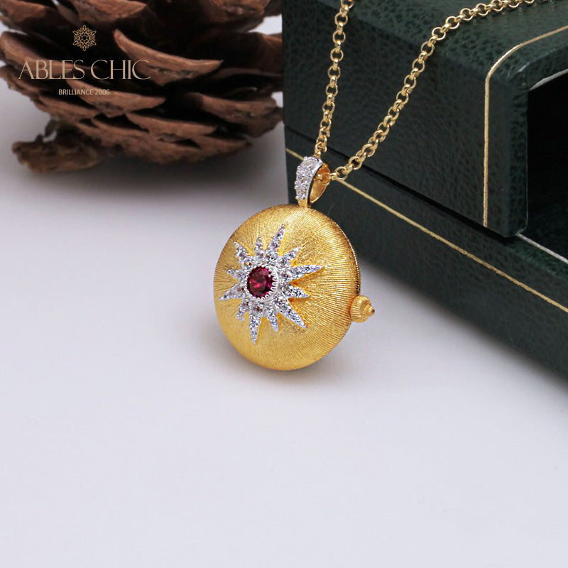 Collier médaillon étoile rubis soyeux 5211