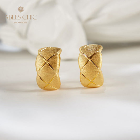 Boucles d'oreilles à grain croisé brossé avec élément en tissu 6140