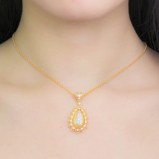 Collier étoilé en forme de larme soyeuse 5109