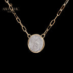Collier de pièces de monnaie à rabat de la déesse byzantine