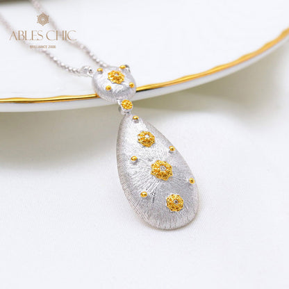 Collier floral en forme de larme soyeuse 5024