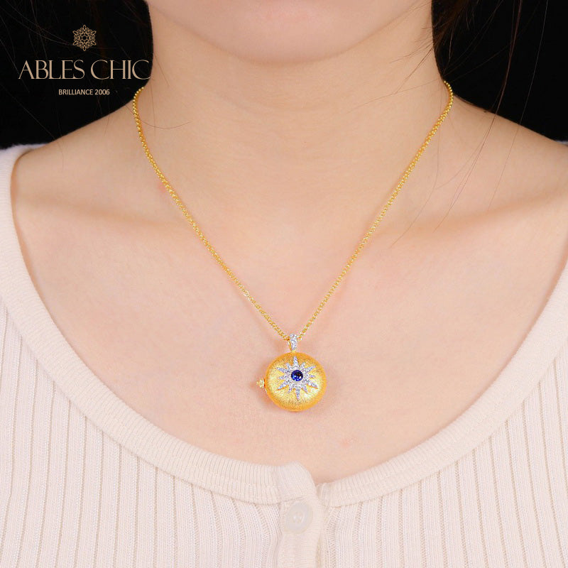 Collier médaillon étoile rubis soyeux 5211