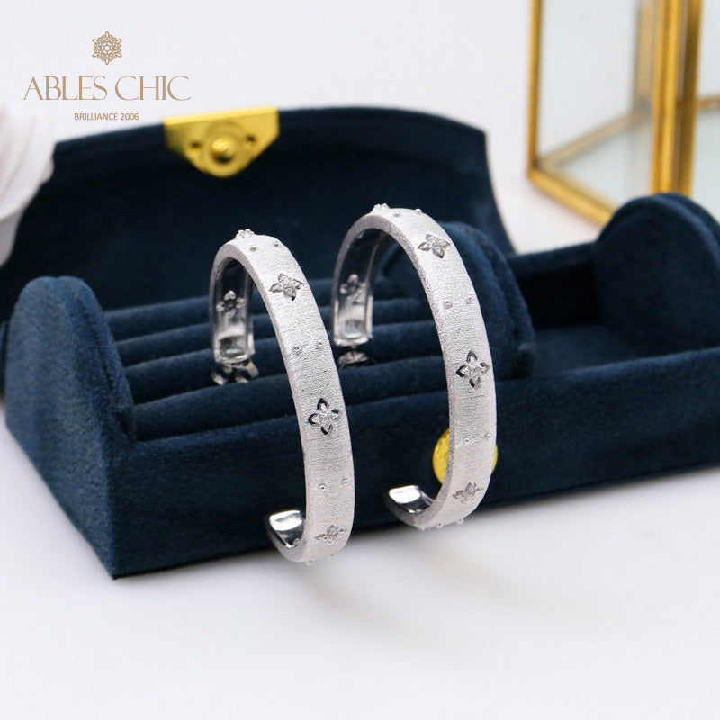 Boucle d'oreille créole trèfles en soie 5530