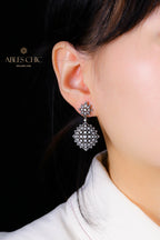 Boucles d'oreilles ajourées en dentelle noire 5161