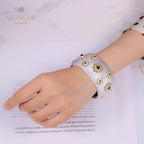 Bracelet large avec pierres précieuses étoilées soyeuses 5455