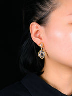 Boucles d'oreilles florales en nid d'abeille détaillées 5117