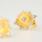 Boucles d'oreilles soyeuses ajourées denses 203734