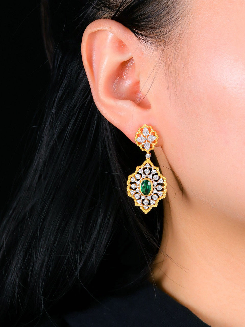 Boucles d'oreilles florales en nid d'abeille détaillées 5117