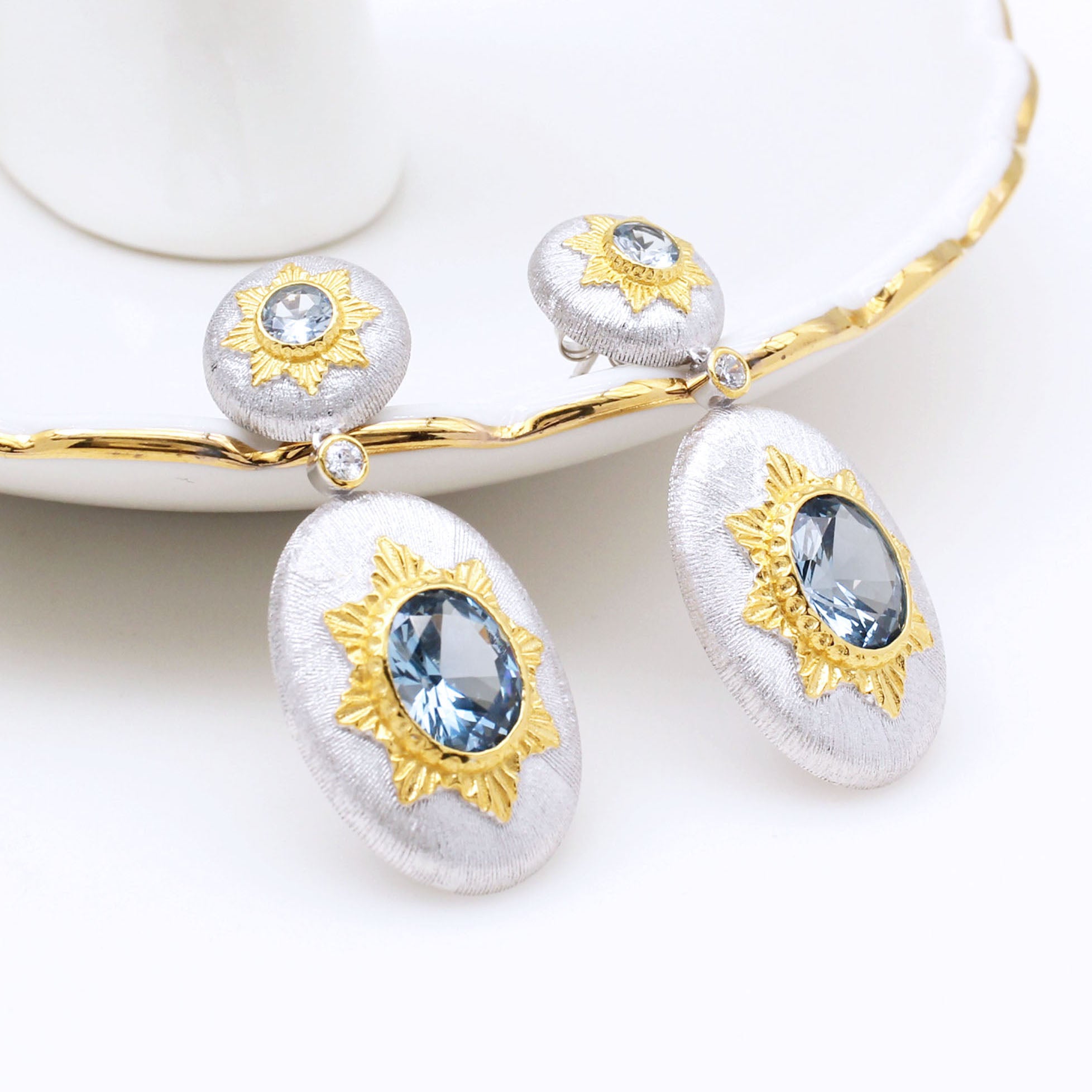 Boucles d'oreilles pendantes ovales étoilées et soyeuses 5468