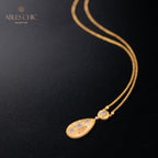 Collier floral en forme de larme soyeuse 5024
