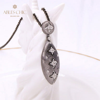 Collier ovale floral trèfle 5496