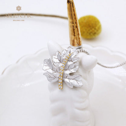 Pendentif feuille d'érable mat 5412