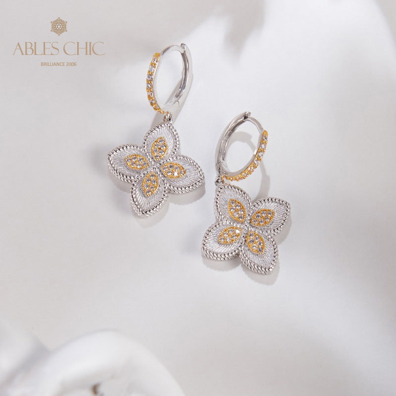 Boucles d'oreilles trèfle à motif en tissu 6125