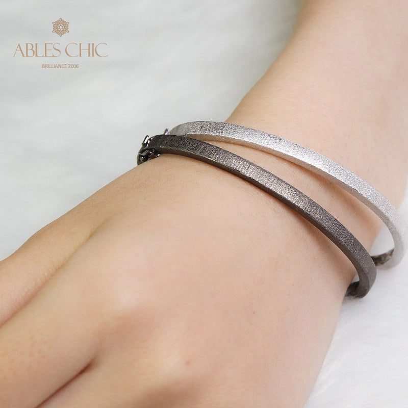 Bracelet à charnière ovale brossé 5344